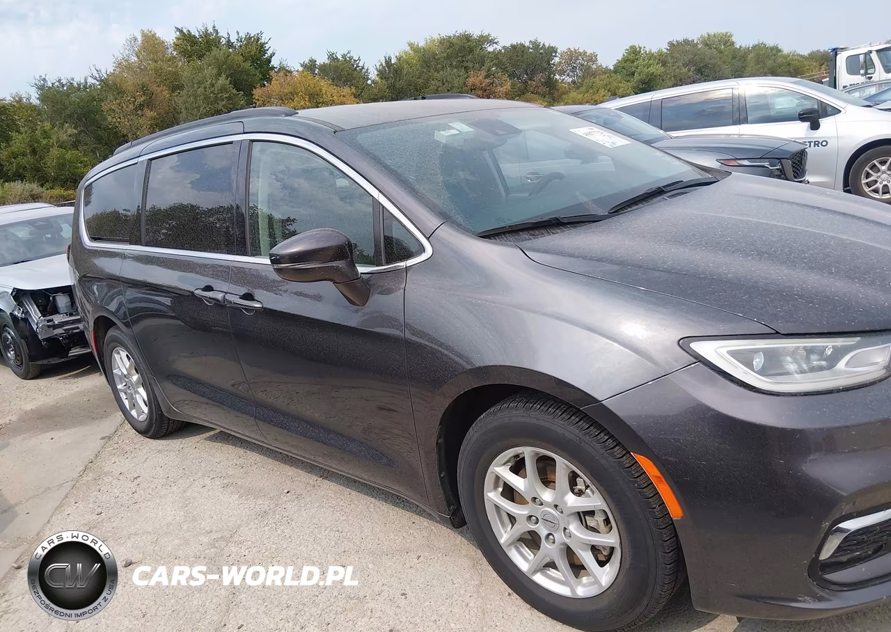 2022 Chrysler Pacifica Touring L VIN:2C4RC1BG0NR215308 - 13
