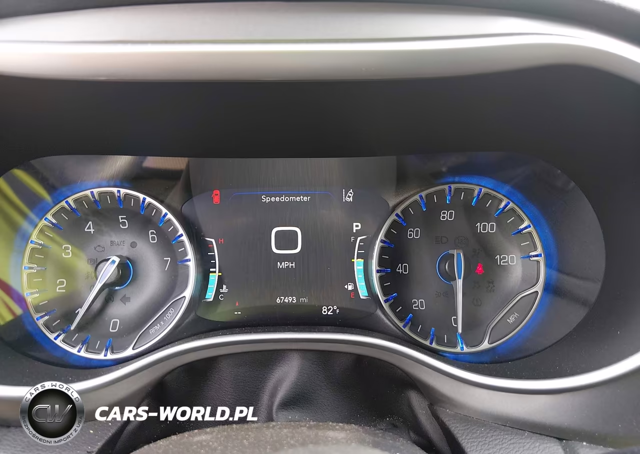 2022 Chrysler Pacifica Touring L VIN:2C4RC1BG0NR215308 - 7