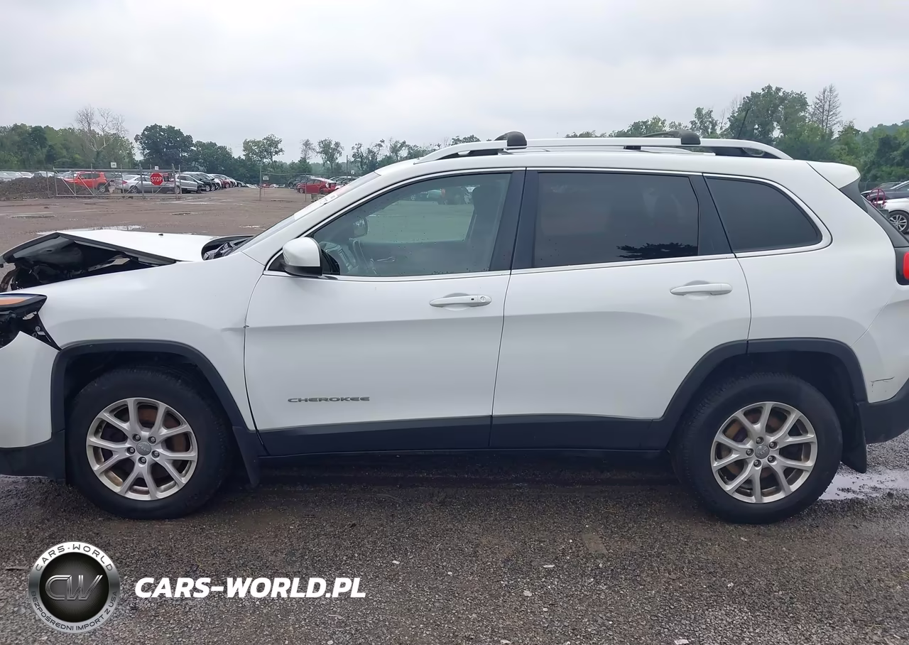 2016 Jeep Cherokee Latitude VIN:1C4PJMCB7GW333075 - 14