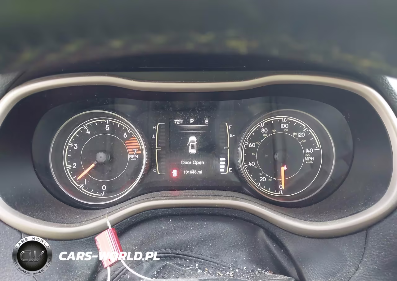 2016 Jeep Cherokee Latitude VIN:1C4PJMCB7GW333075 - 7