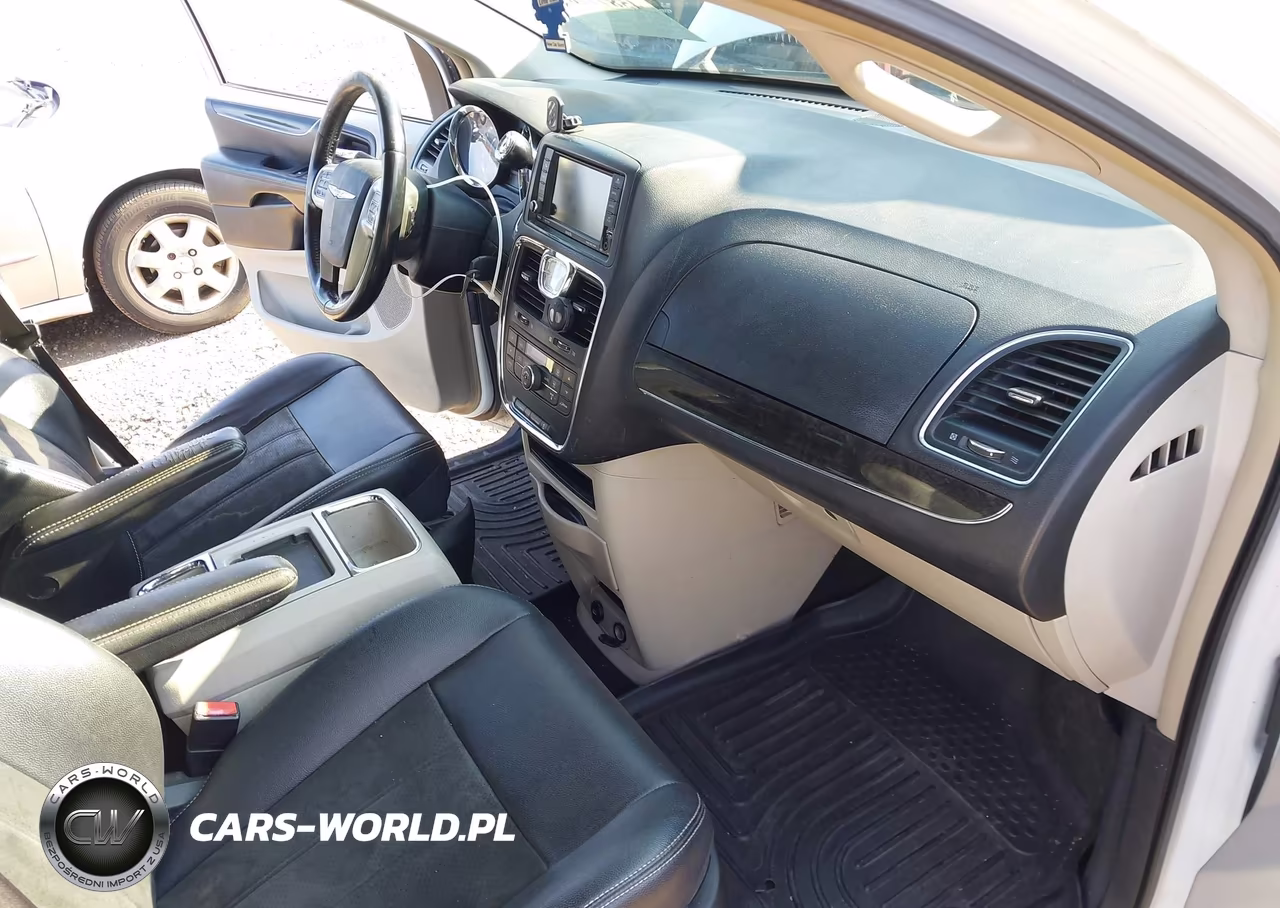 2014 Chrysler Town & Country Touring VIN:2C4RC1BGXER455045 - 5