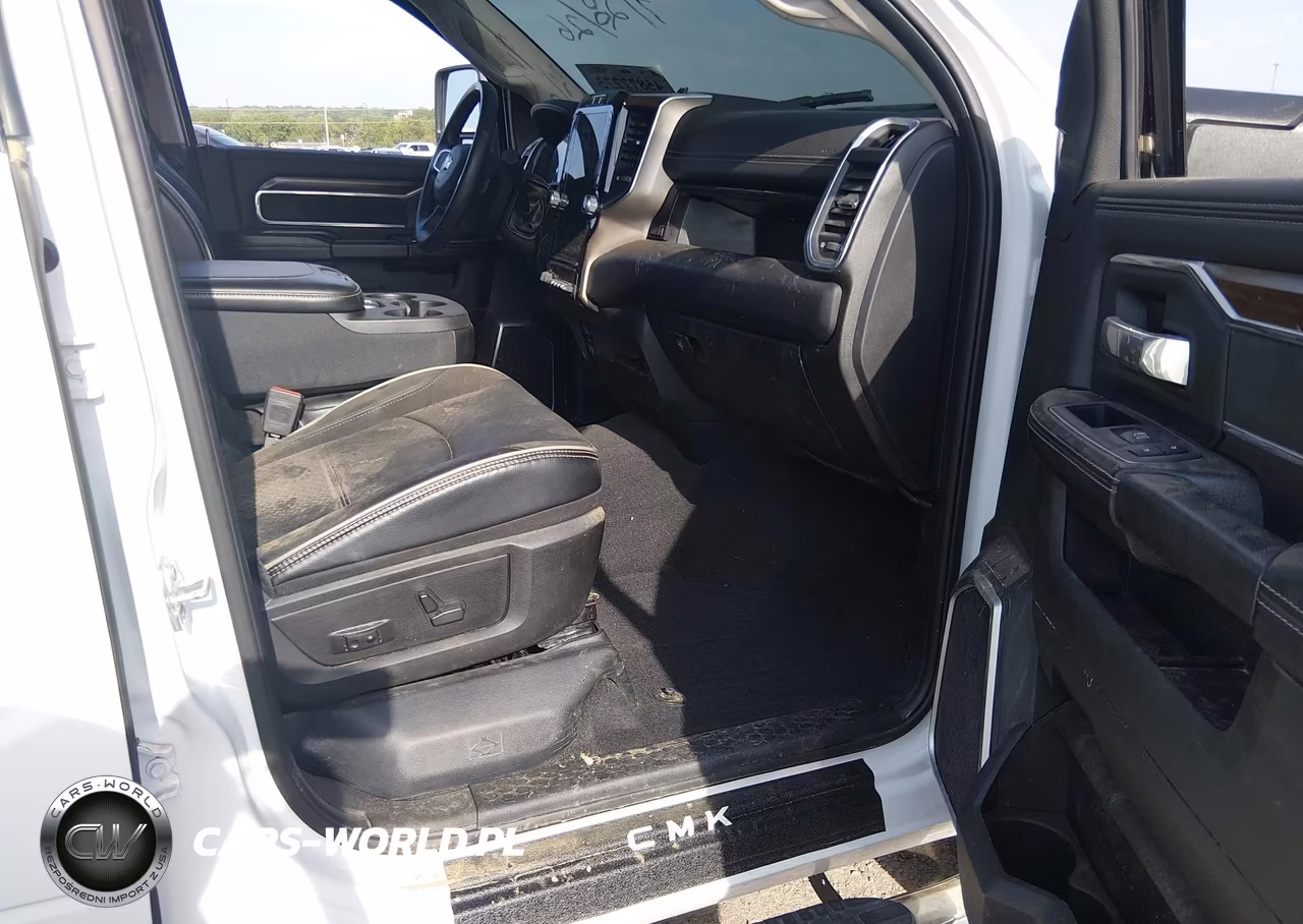 2024 Ram 2500 Laramie 4X4 6'4 Box VIN:3C6UR5FL1RG195984 - 5