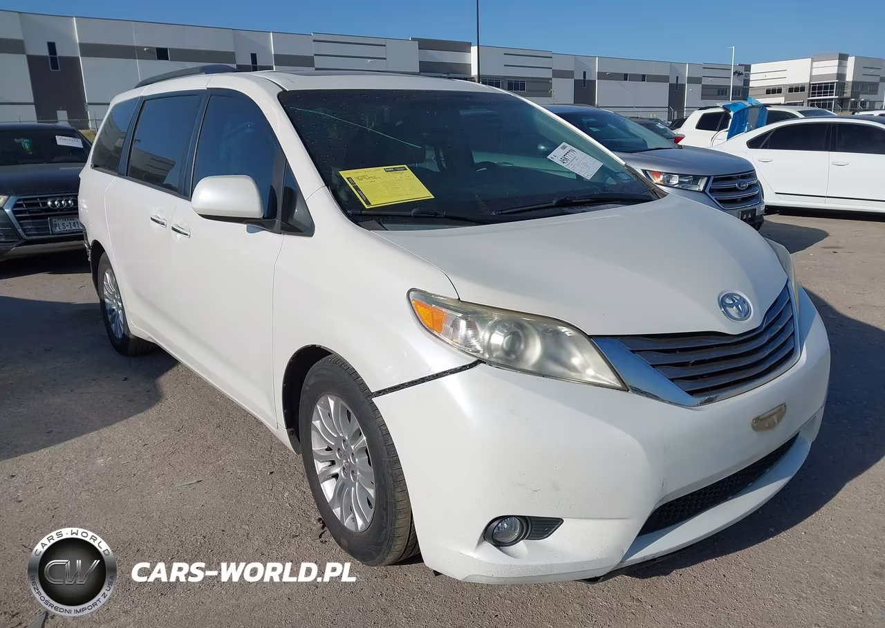 2015 Toyota Sienna Xle 8 Passenger