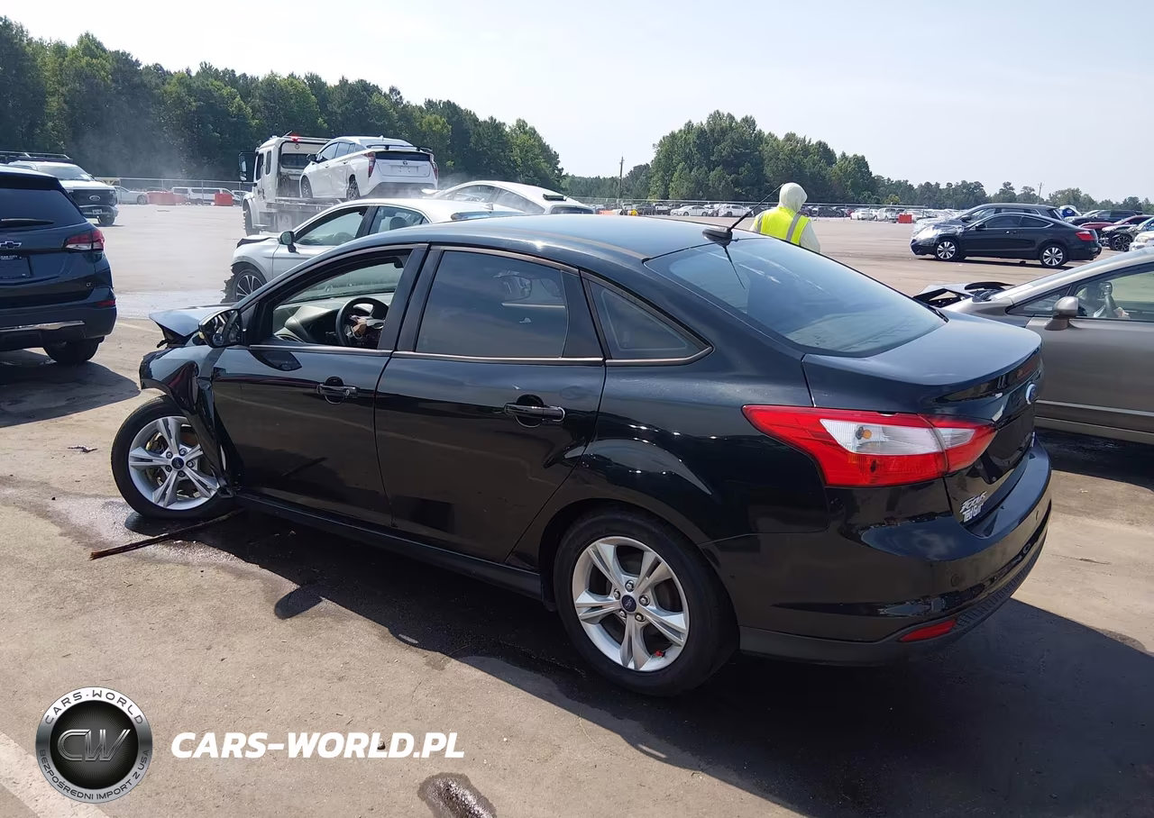 2014 Ford Focus Se VIN:1FADP3F29EL298440 - 3