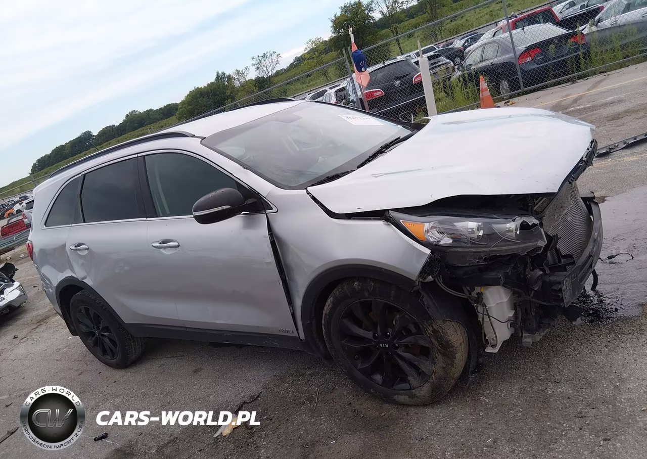 2019 Kia Sorento 3.3L S VIN:5XYPGDA5XKG583606 - 14