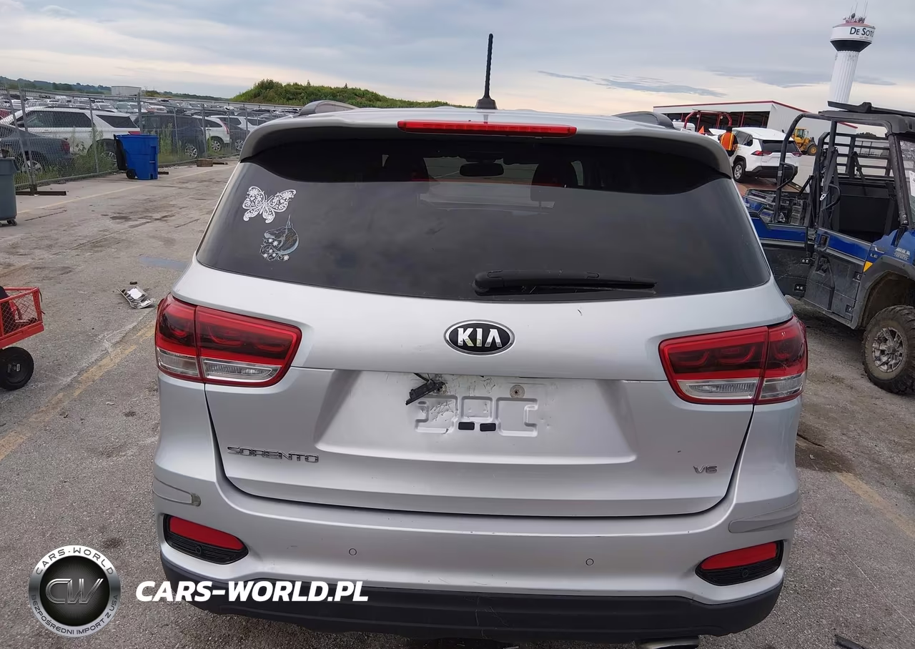 2019 Kia Sorento 3.3L S VIN:5XYPGDA5XKG583606 - 17