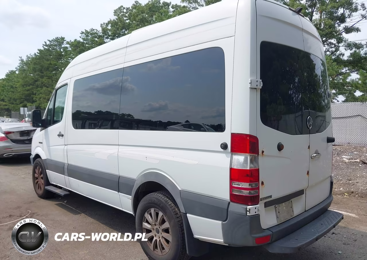 2007 Freightliner Sprinter 2500 VIN:WDRPE745775184882 - 3
