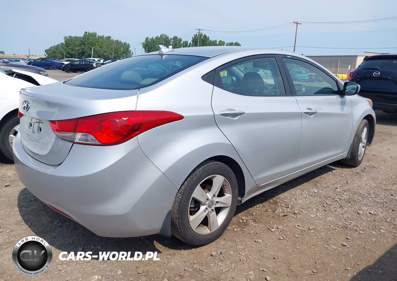 2013 Hyundai Elantra Gls VIN:KMHDH4AE9DU985999 - 4