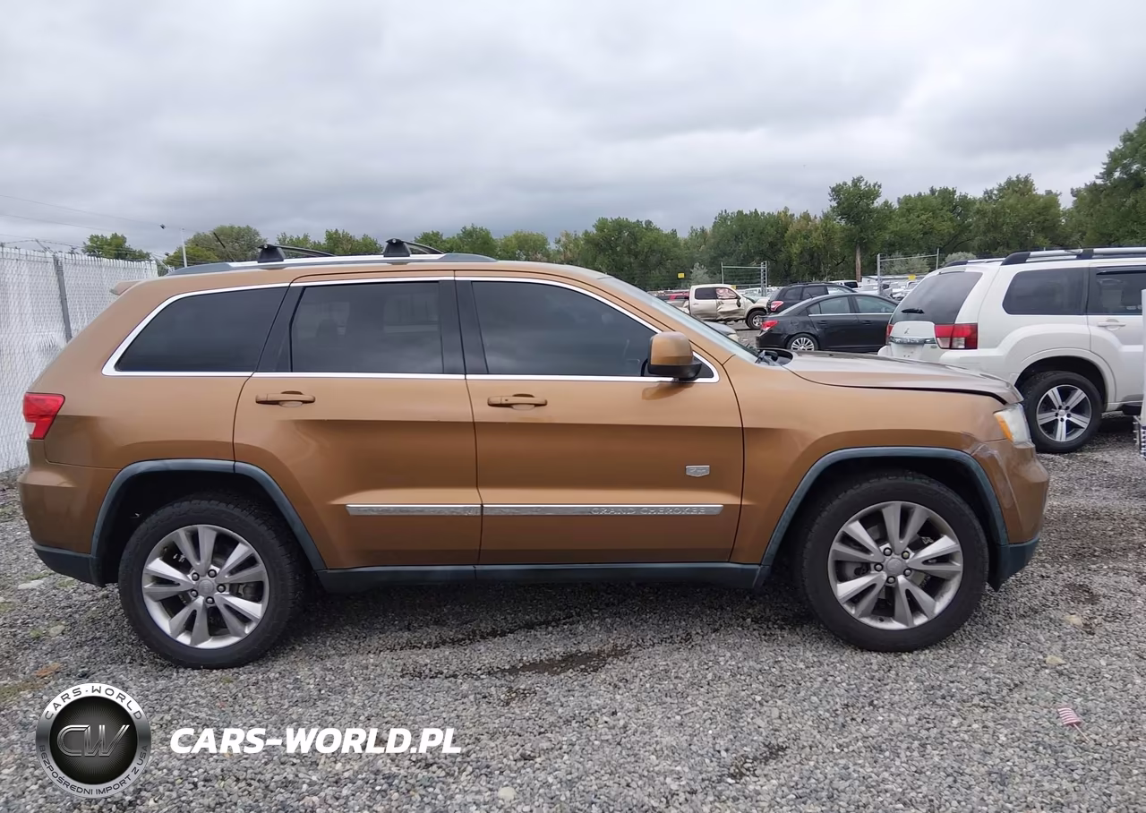 2011 Jeep Grand Cherokee Laredo VIN:1J4RR4GT4BC646366 - 13