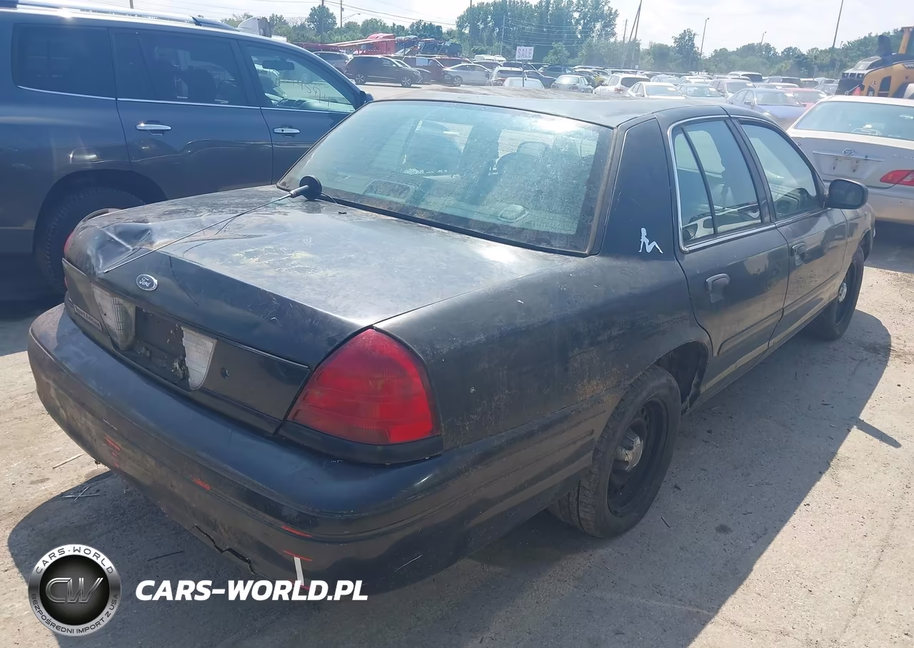 2002 Ford Police Interceptor Police-Police Prep Pkg-Street Appear Base-Street Appear Police Prep-Street Appear Wiring Prep VIN:2FAFP71W62X105668 - 4