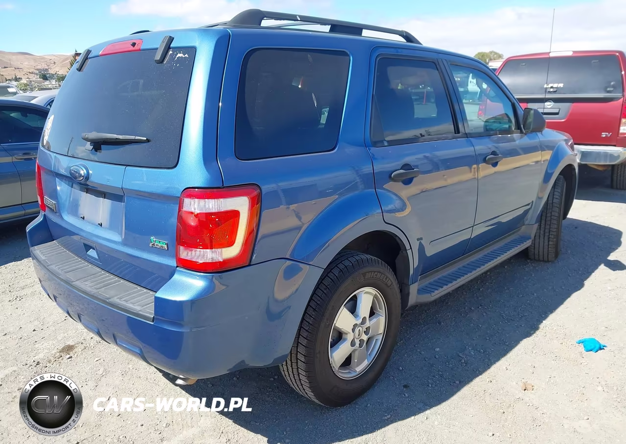 2010 Ford Escape Xlt VIN:1FMCU0DG6AKD27562 - 4