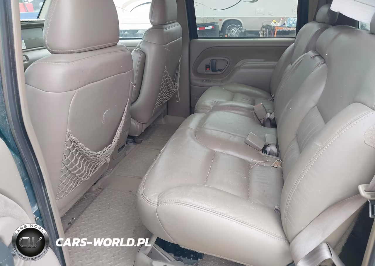 1998 Chevrolet Suburban 1500 VIN:1GNFK16R6WJ325715 - 17