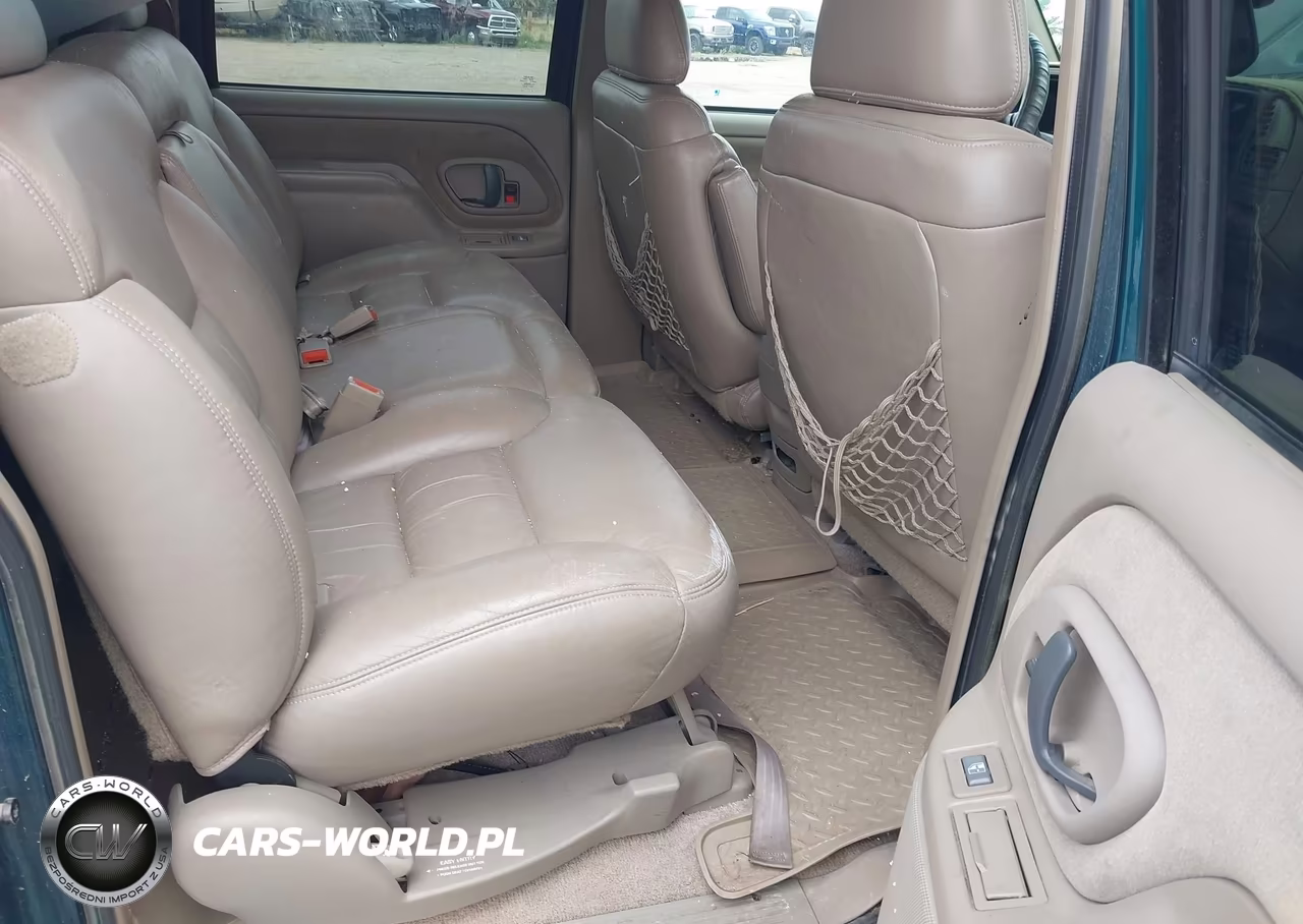 1998 Chevrolet Suburban 1500 VIN:1GNFK16R6WJ325715 - 8