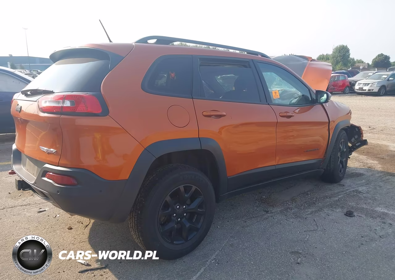 2015 Jeep Cherokee Trailhawk VIN:1C4PJMBS4FW556979 - 4