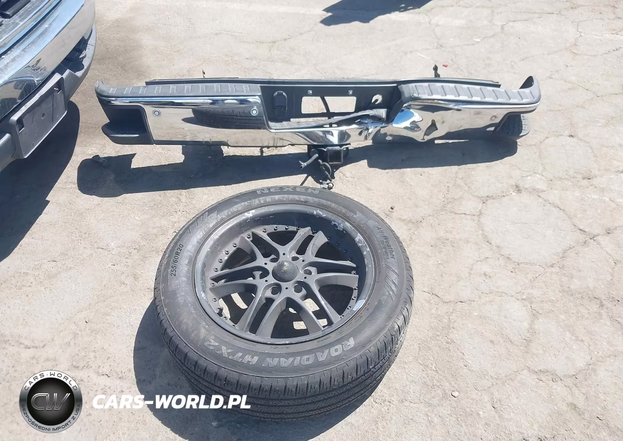 2018 Chevrolet Silverado 1500 1Lt VIN:3GCUKREC6JG159931 - 12