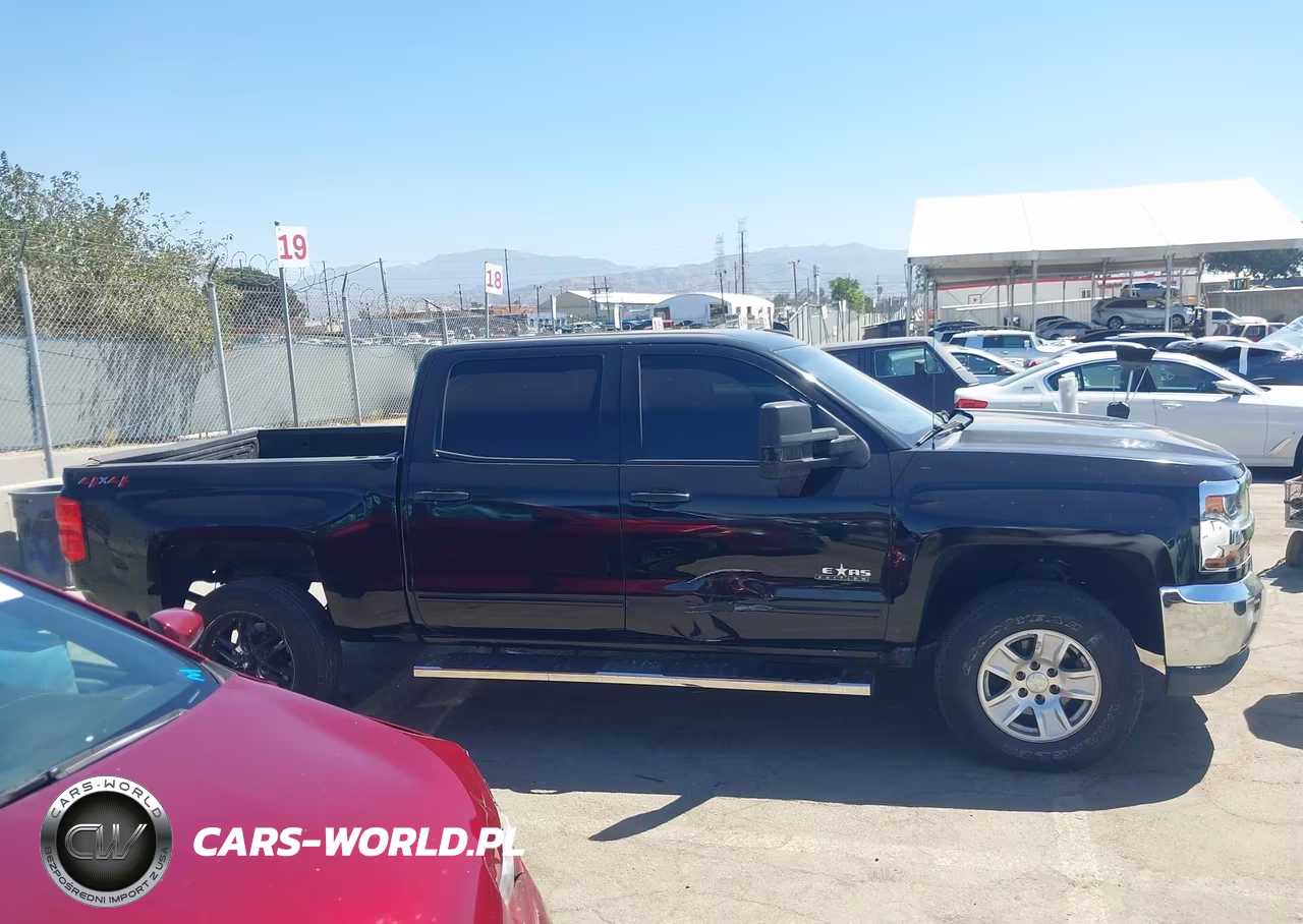 2018 Chevrolet Silverado 1500 1Lt VIN:3GCUKREC6JG159931 - 14