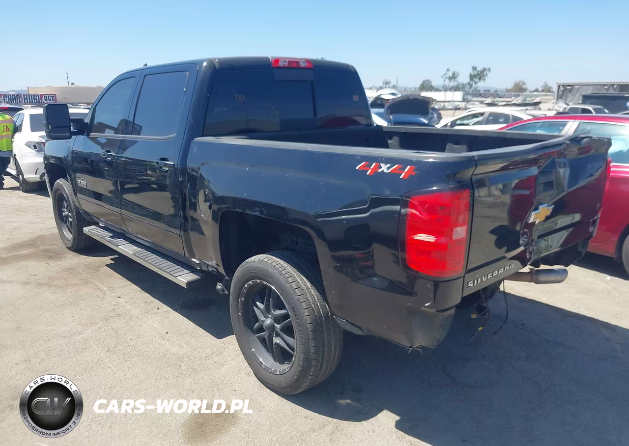 2018 Chevrolet Silverado 1500 1Lt VIN:3GCUKREC6JG159931 - 3