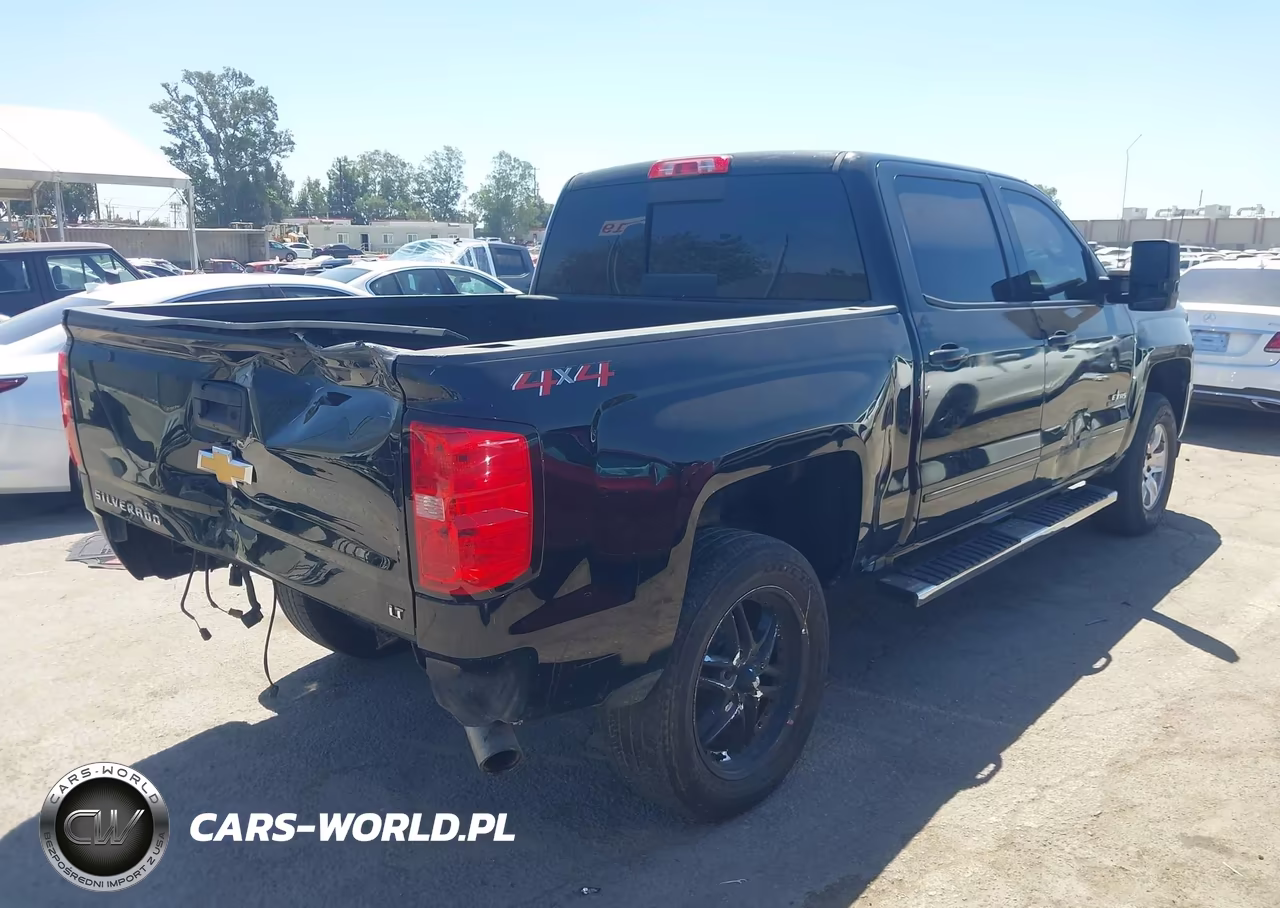 2018 Chevrolet Silverado 1500 1Lt VIN:3GCUKREC6JG159931 - 4