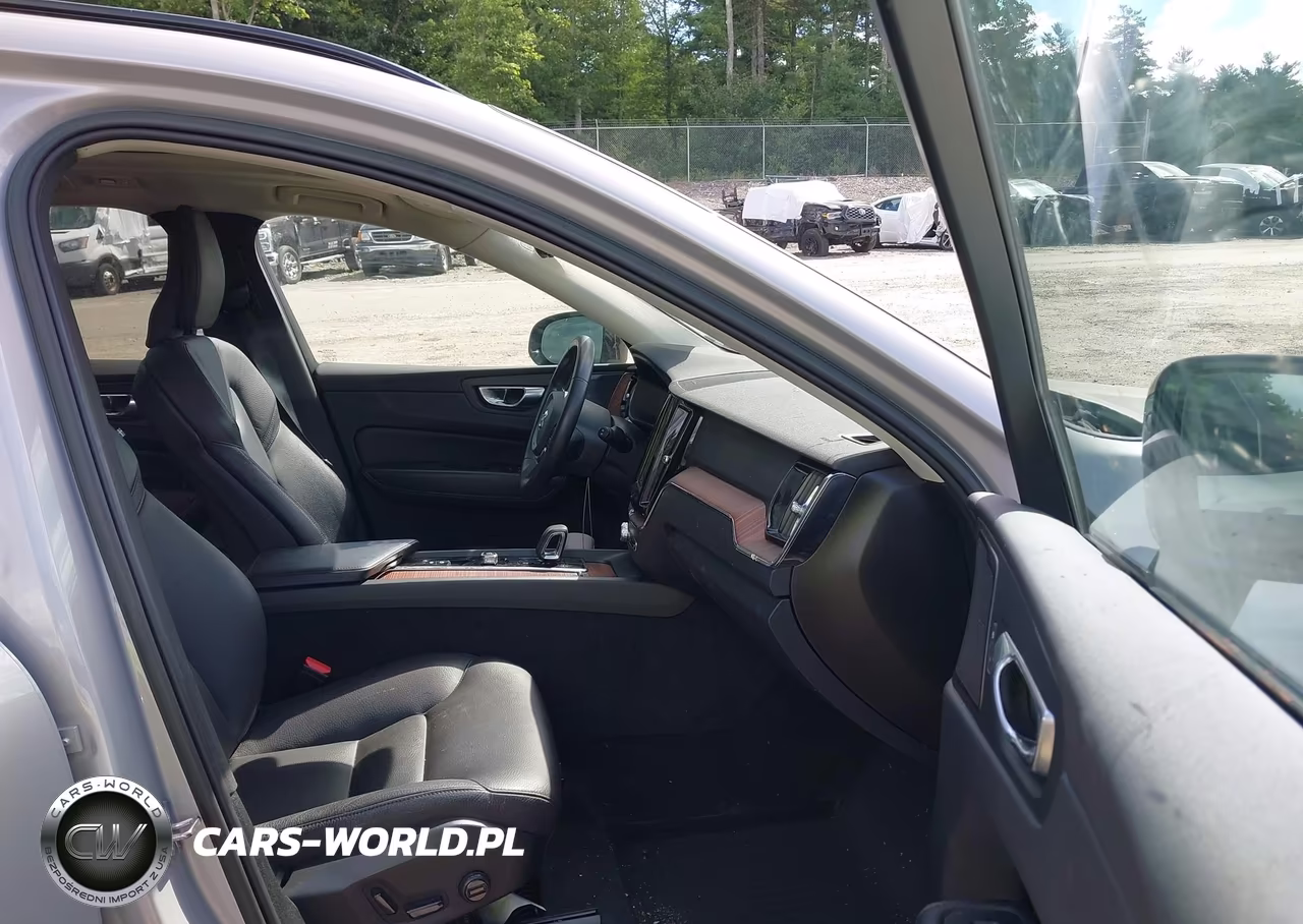 2023 Volvo Xc60 B5 Plus Dark Theme VIN:YV4L12RWXP1336320 - 5