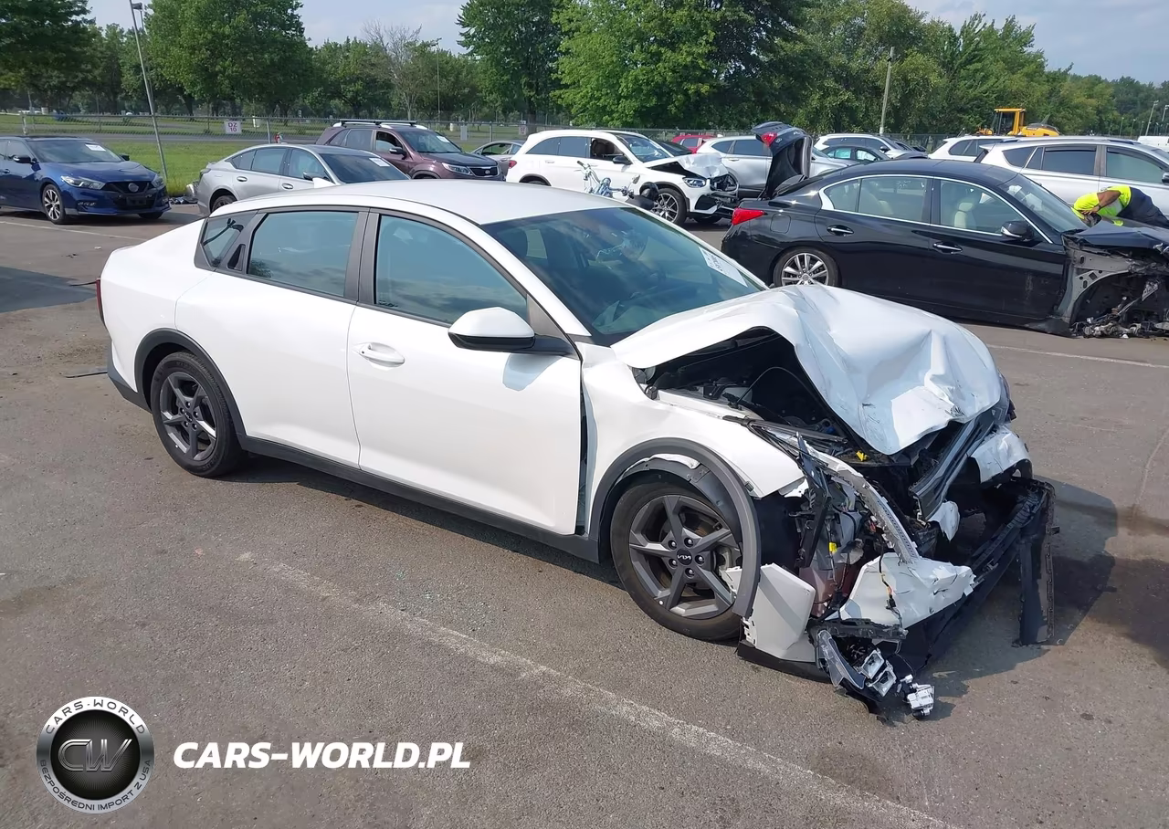 2025 Kia K4 Lxs