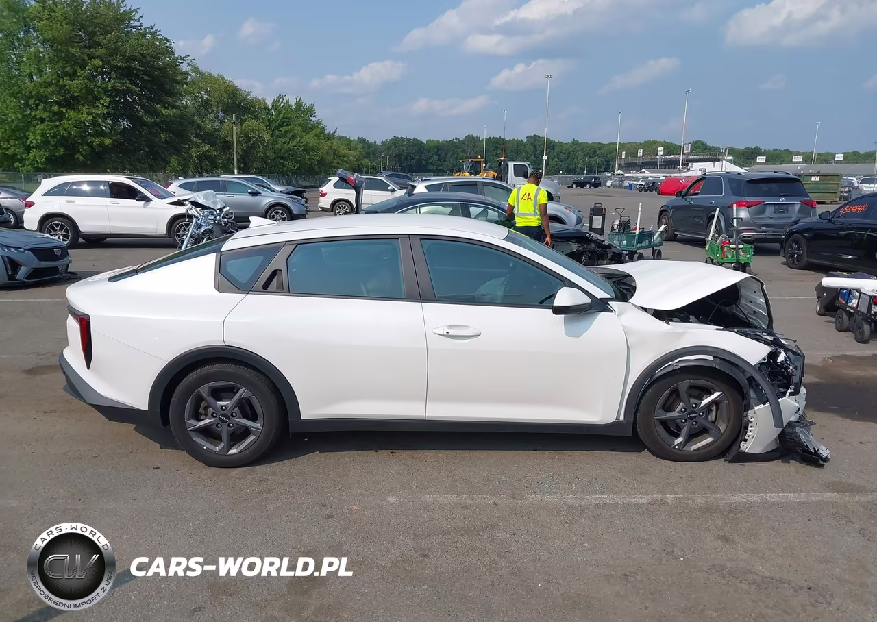 2025 Kia K4 Lxs VIN:3KPFT4DE6SE015126 - 13