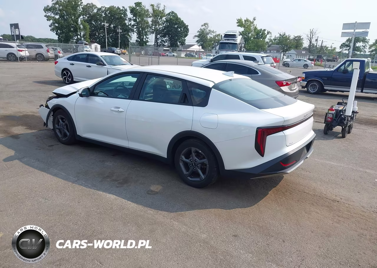 2025 Kia K4 Lxs VIN:3KPFT4DE6SE015126 - 3
