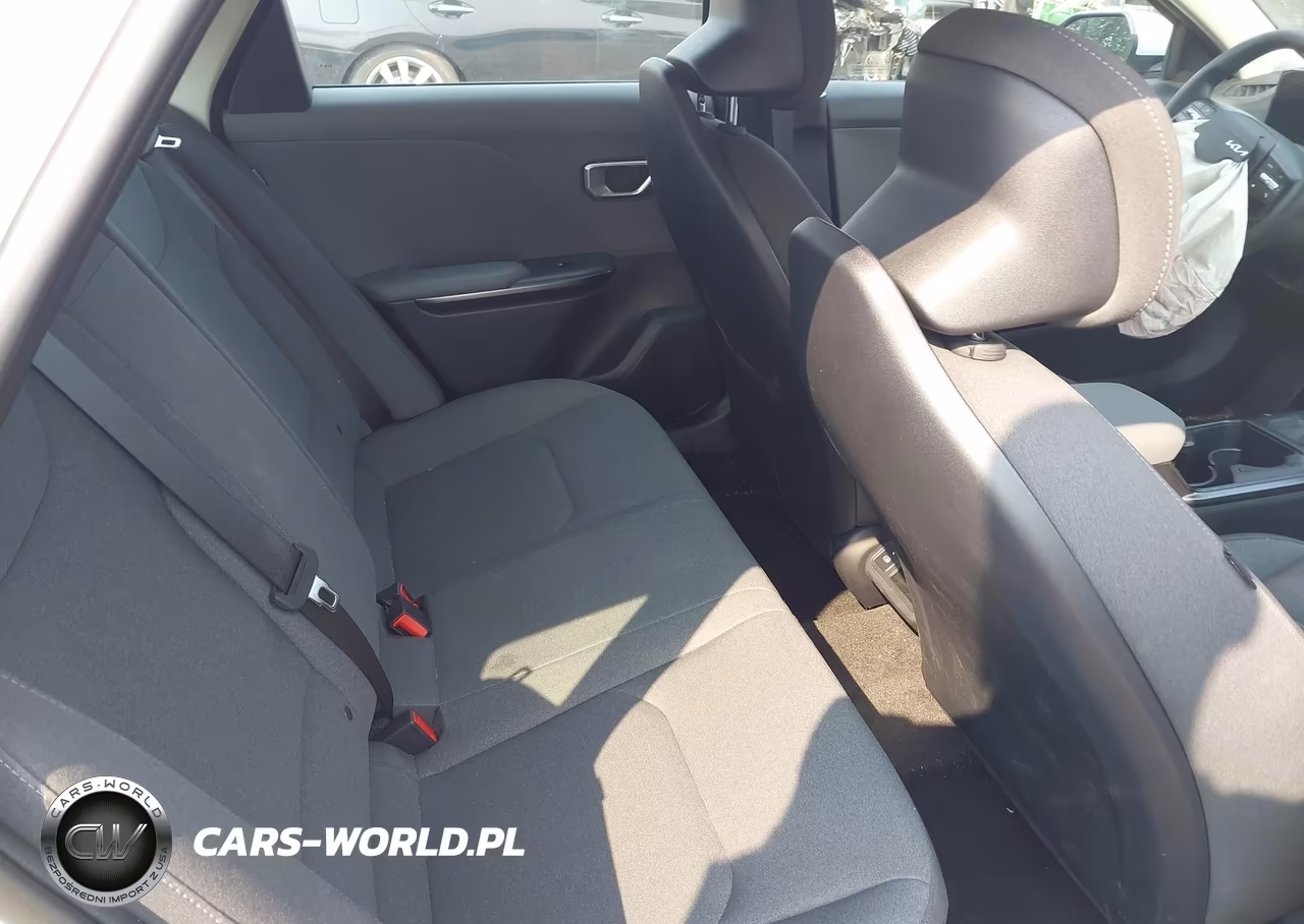 2025 Kia K4 Lxs VIN:3KPFT4DE6SE015126 - 8