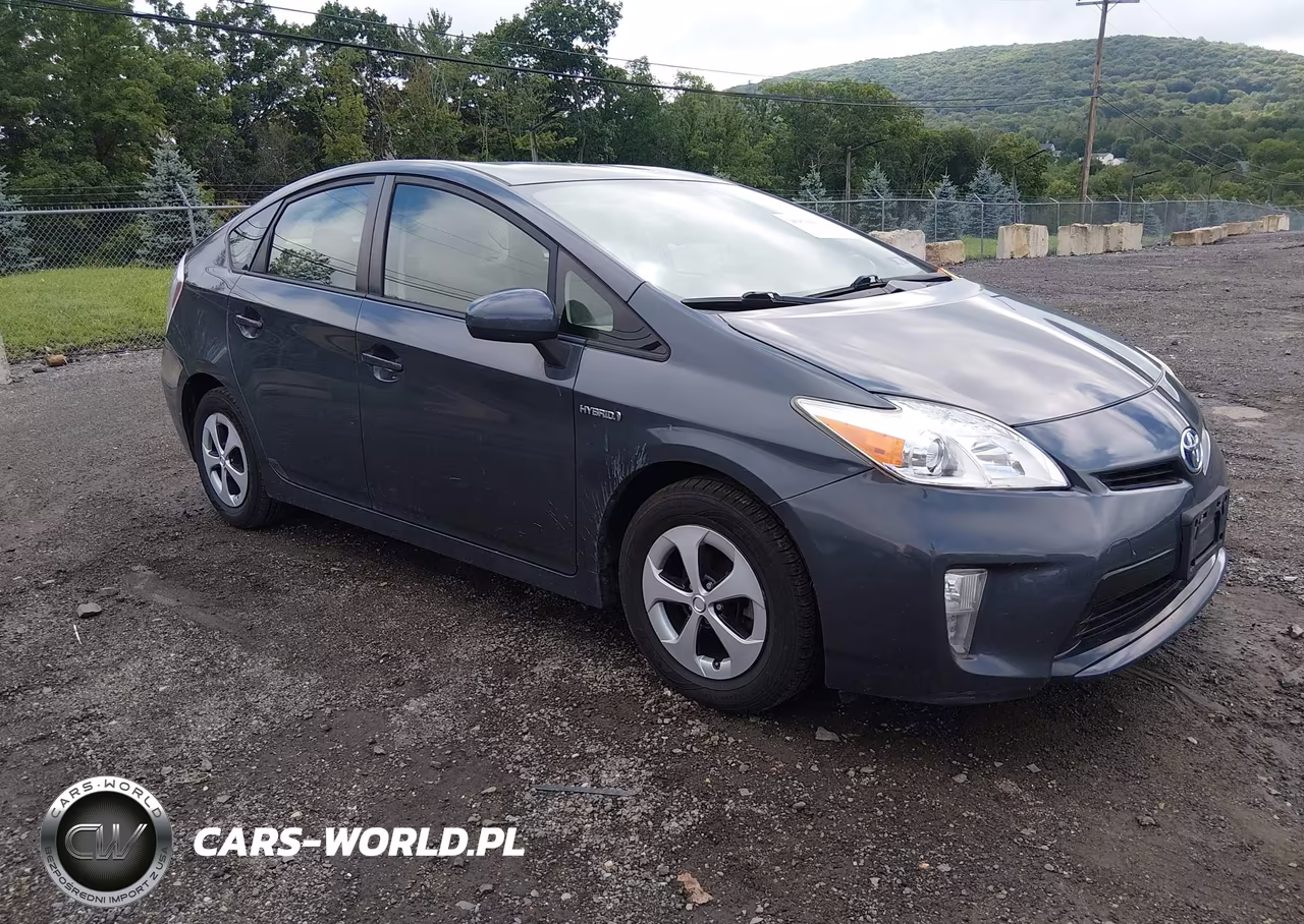 2013 Toyota Prius Two – zdjęcie 1 z 16