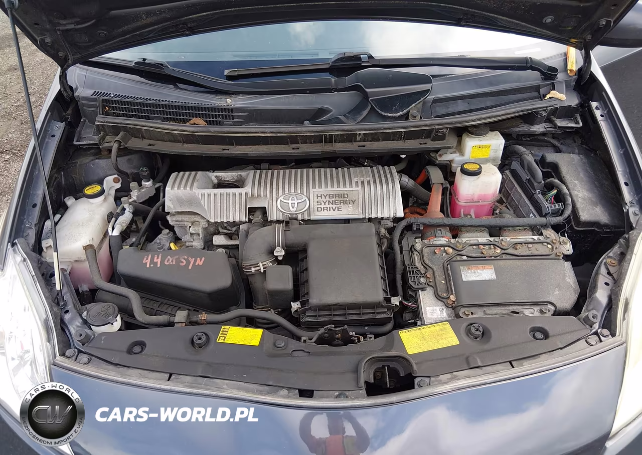 2013 Toyota Prius Two VIN:JTDKN3DUXD1720639 - 10