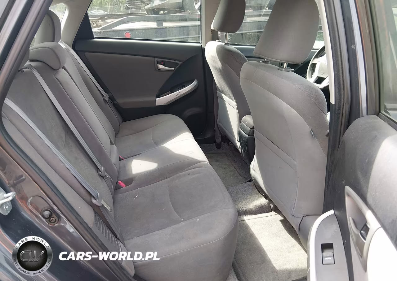 2013 Toyota Prius Two VIN:JTDKN3DUXD1720639 - 8
