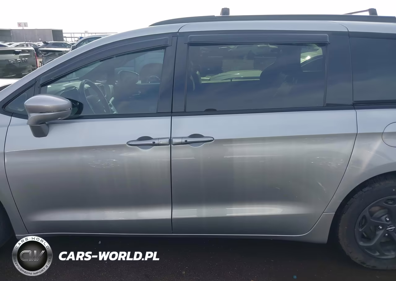 2021 Chrysler Pacifica Hybrid Limited VIN:2C4RC1S77MR540424 - 14