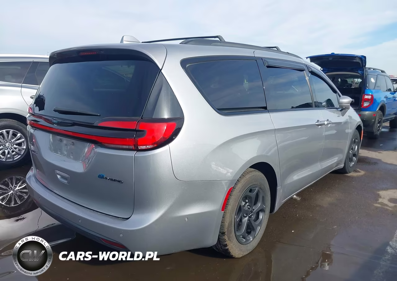 2021 Chrysler Pacifica Hybrid Limited VIN:2C4RC1S77MR540424 - 4