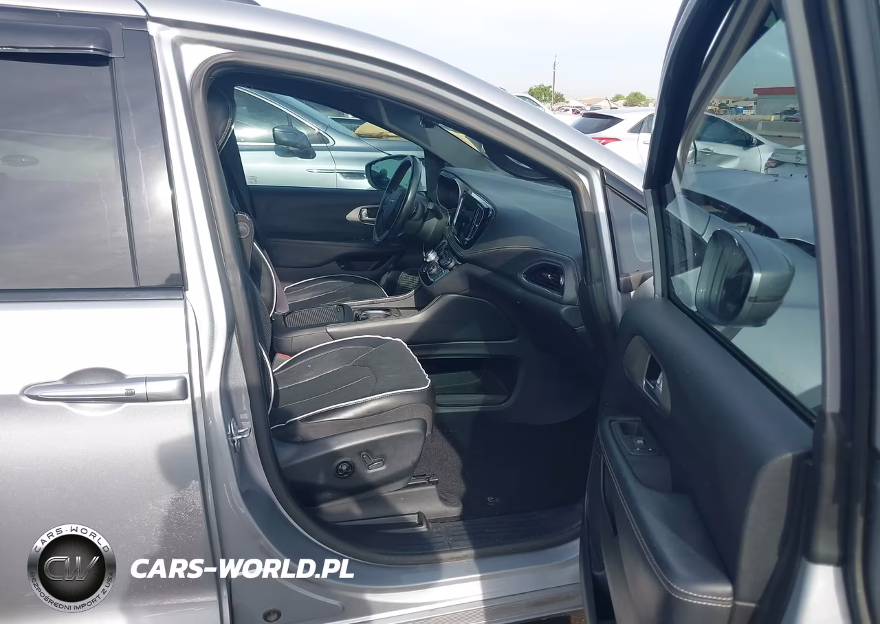 2021 Chrysler Pacifica Hybrid Limited VIN:2C4RC1S77MR540424 - 5