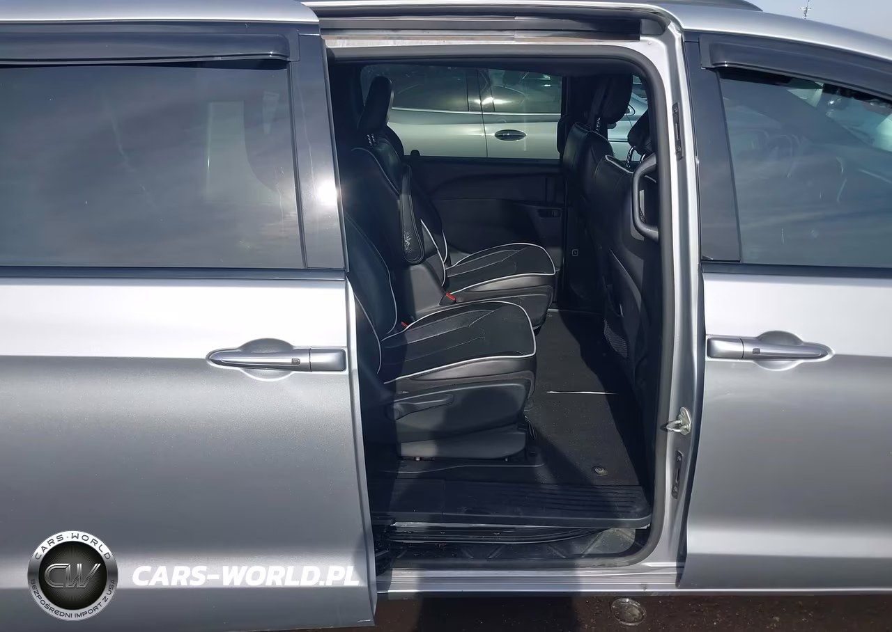 2021 Chrysler Pacifica Hybrid Limited VIN:2C4RC1S77MR540424 - 8