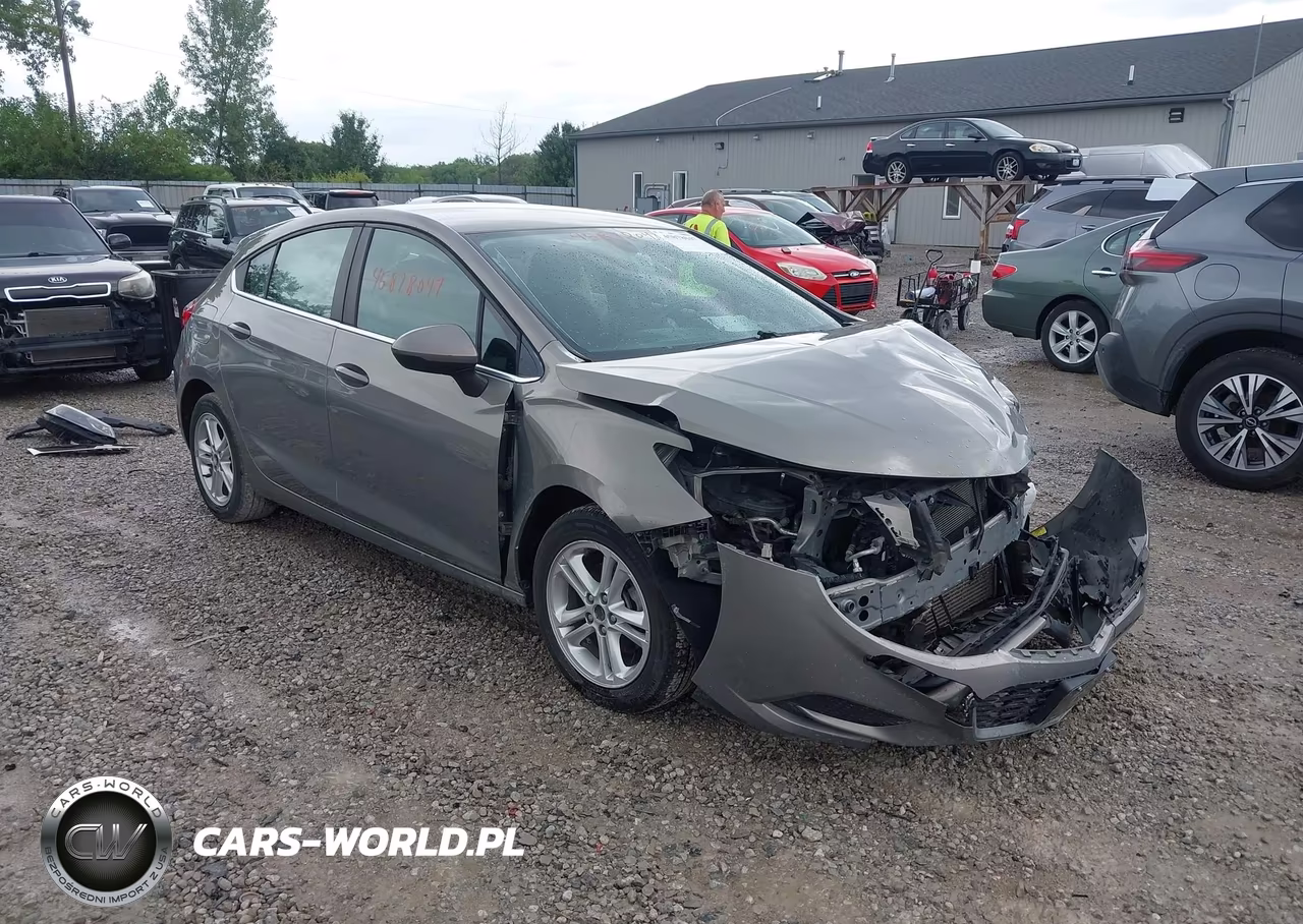 2018 Chevrolet Cruze Lt Auto – zdjęcie 1 z 17