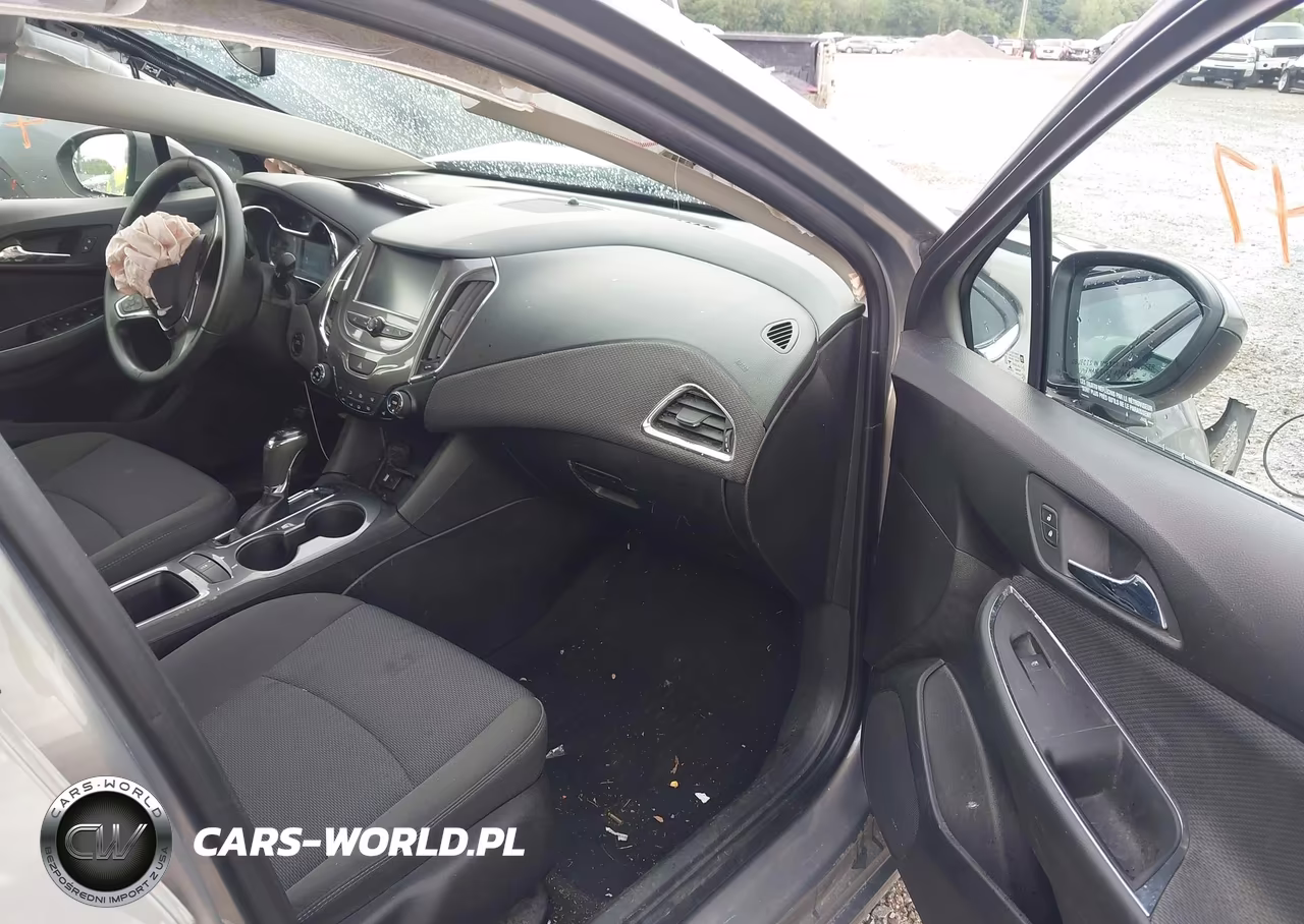2018 Chevrolet Cruze Lt Auto VIN:3G1BE6SM2JS576897 - 5