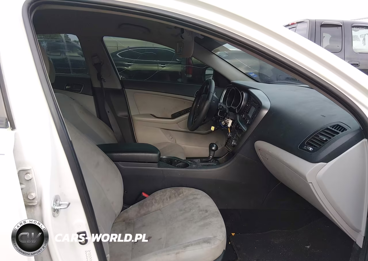 KIA OPTIMA VIN:KNAGM4A75F5632779 - 5
