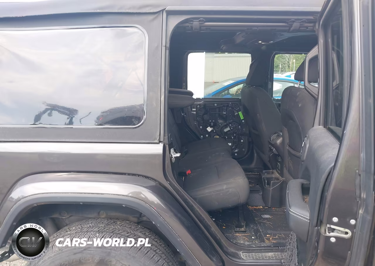 2019 Jeep Wrangler Unlimited Sahara 4X4 VIN:1C4HJXEG4KW576012 - 8