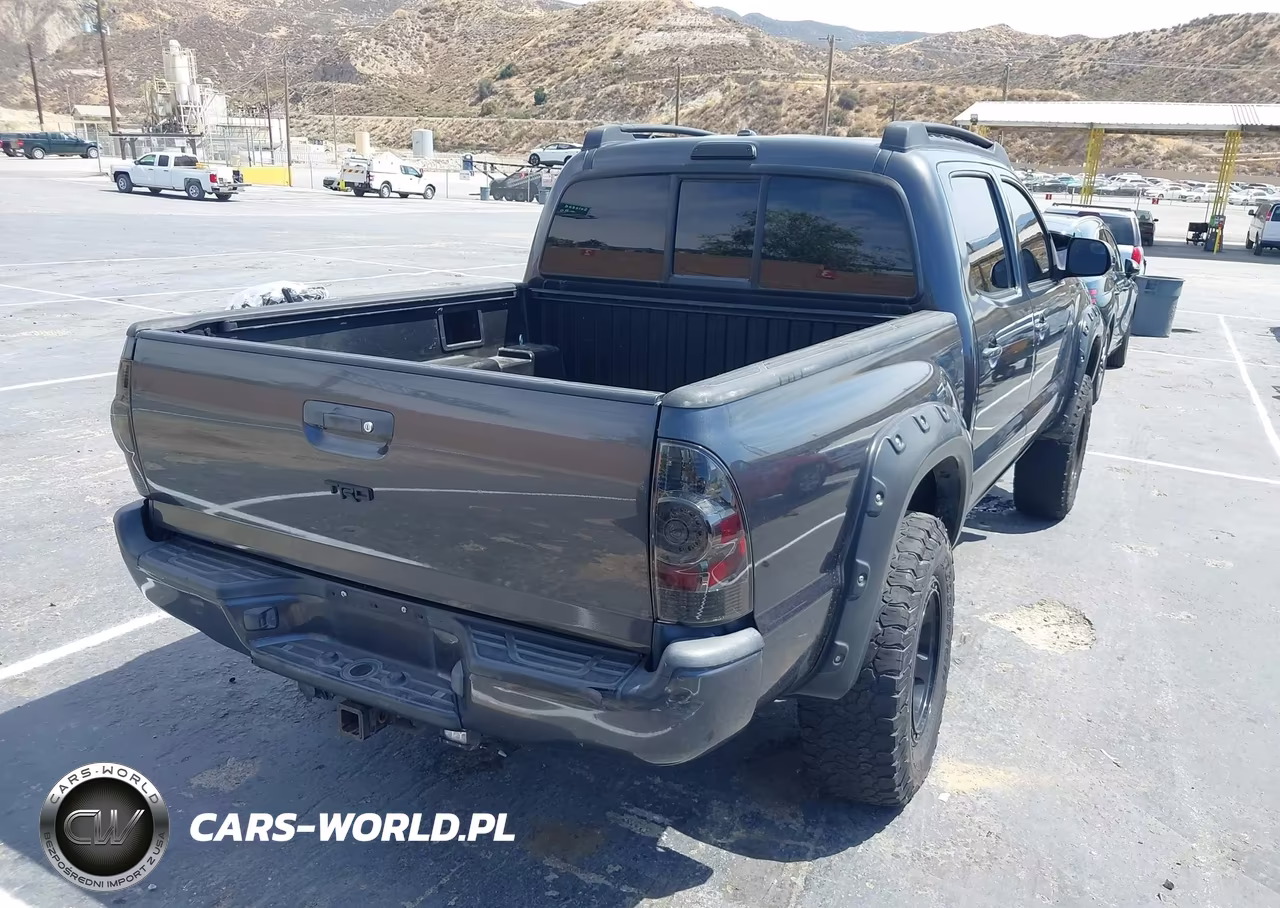 2010 Toyota Tacoma Prerunner V6 VIN:3TMJU4GN3AM109052 - 4