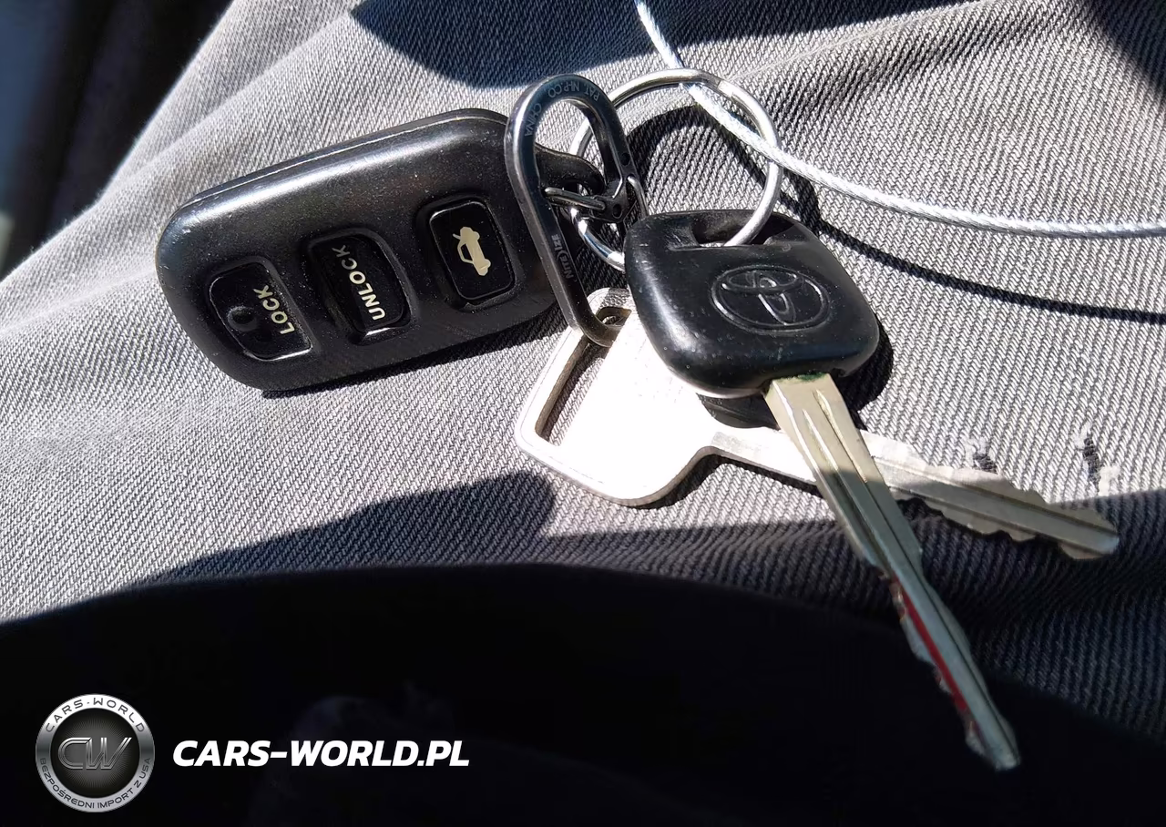 2002 Toyota Camry Le VIN:4T1BE32K22U028013 - 11