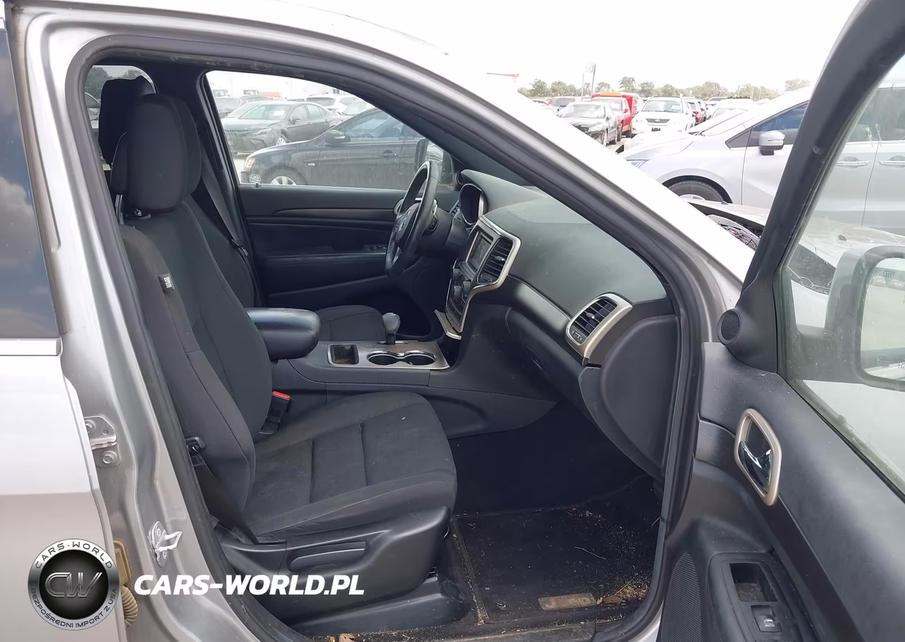 2014 Jeep Grand Cherokee Laredo VIN:1C4RJFAG4EC372157 - 5