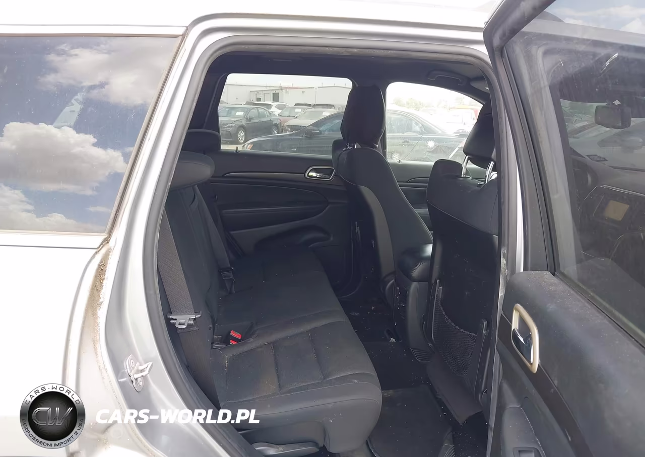 2014 Jeep Grand Cherokee Laredo VIN:1C4RJFAG4EC372157 - 8