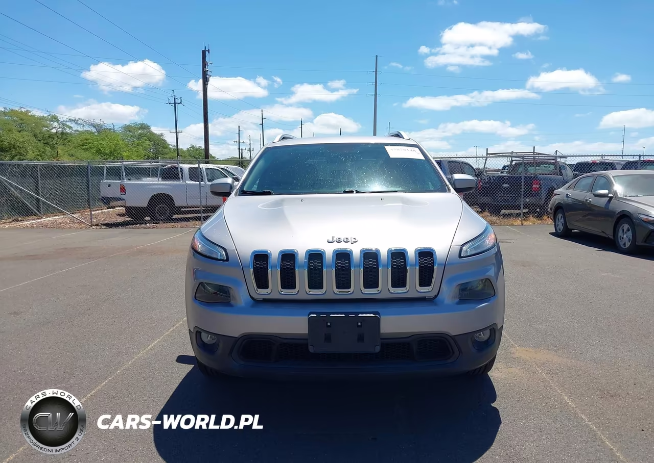 2018 Jeep Cherokee Latitude 4X4 VIN:1C4PJMCB6JD528619 - 12