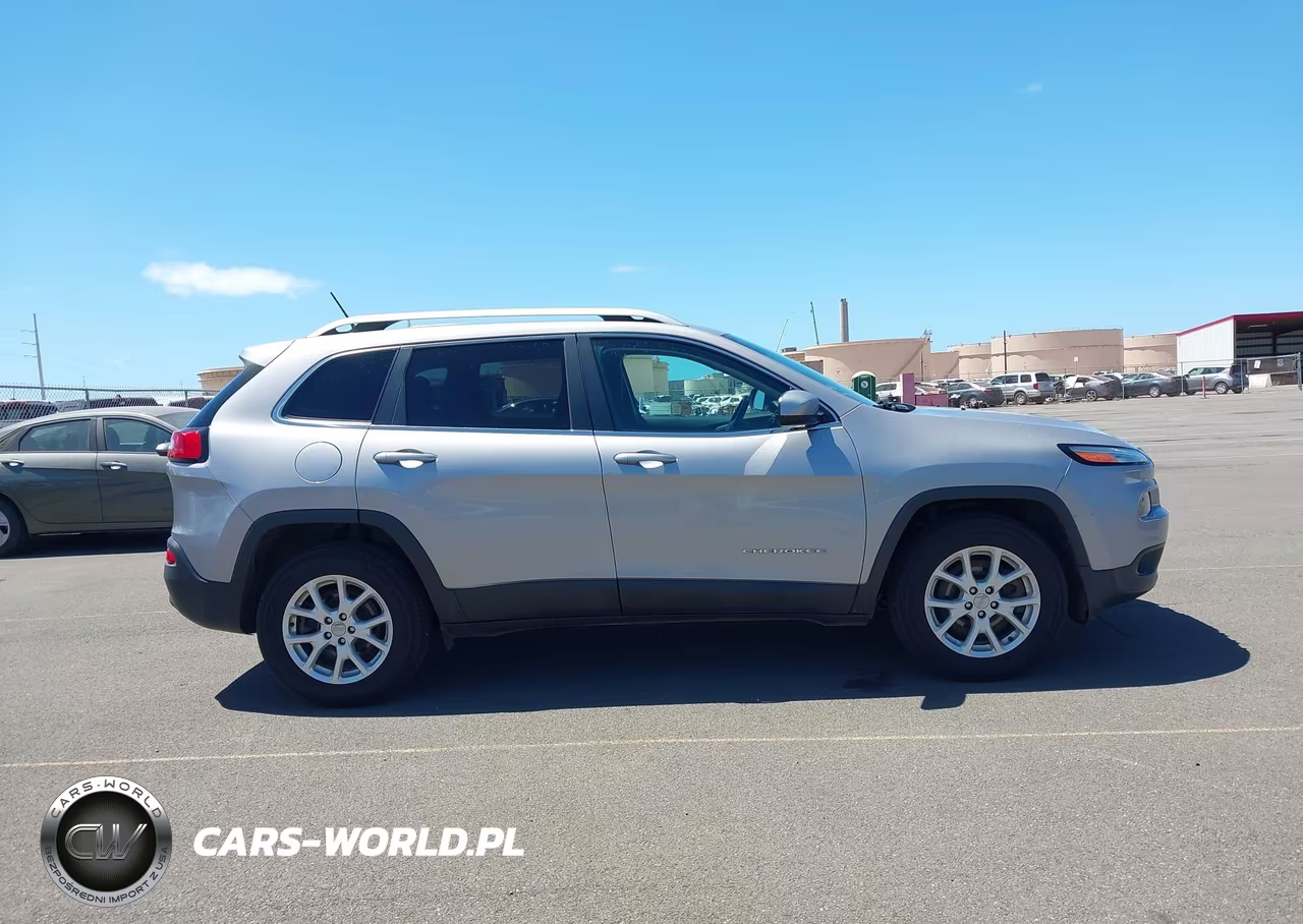 2018 Jeep Cherokee Latitude 4X4 VIN:1C4PJMCB6JD528619 - 13