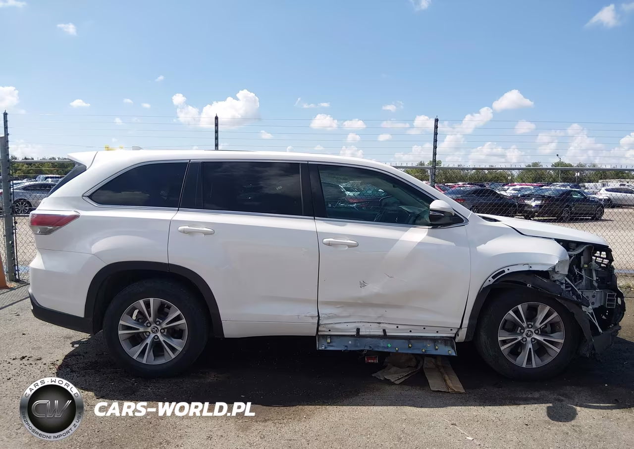 2016 Toyota Highlander Le Plus V6 VIN:5TDZKRFH2GS135748 - 14