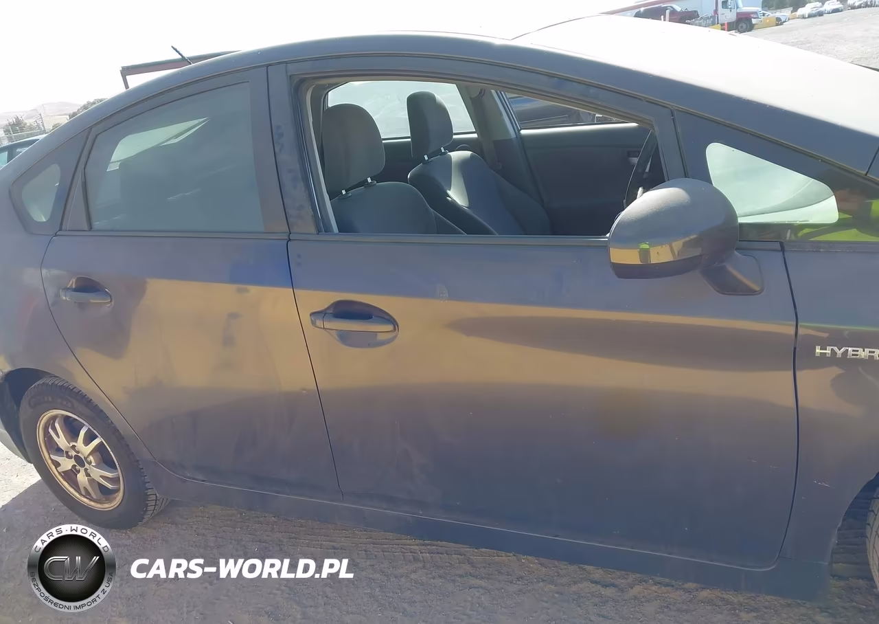 2011 Toyota Prius Three VIN:JTDKN3DU8B1414603 - 13