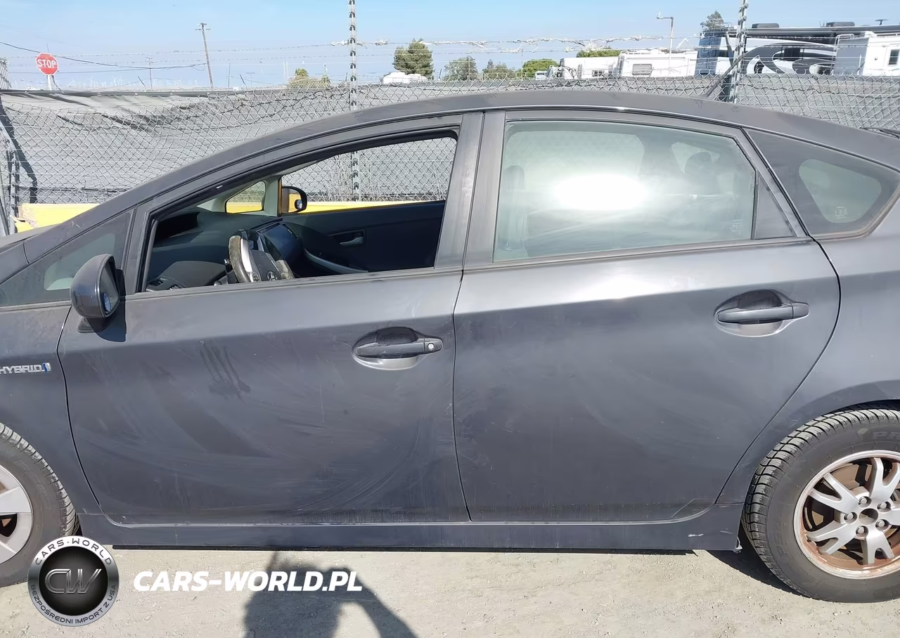 2011 Toyota Prius Three VIN:JTDKN3DU8B1414603 - 14
