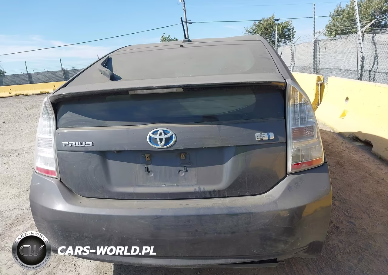 2011 Toyota Prius Three VIN:JTDKN3DU8B1414603 - 16