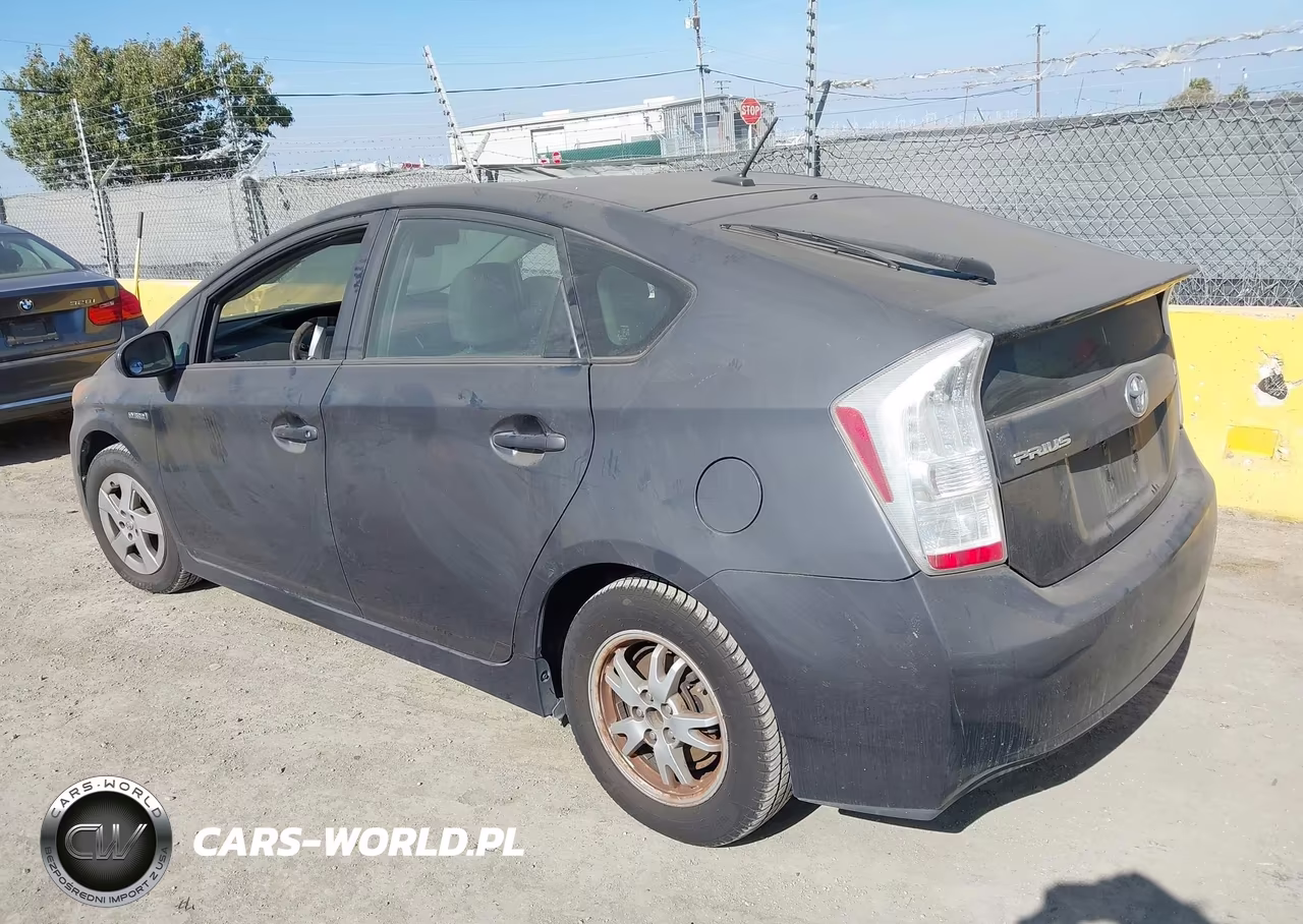 2011 Toyota Prius Three VIN:JTDKN3DU8B1414603 - 3