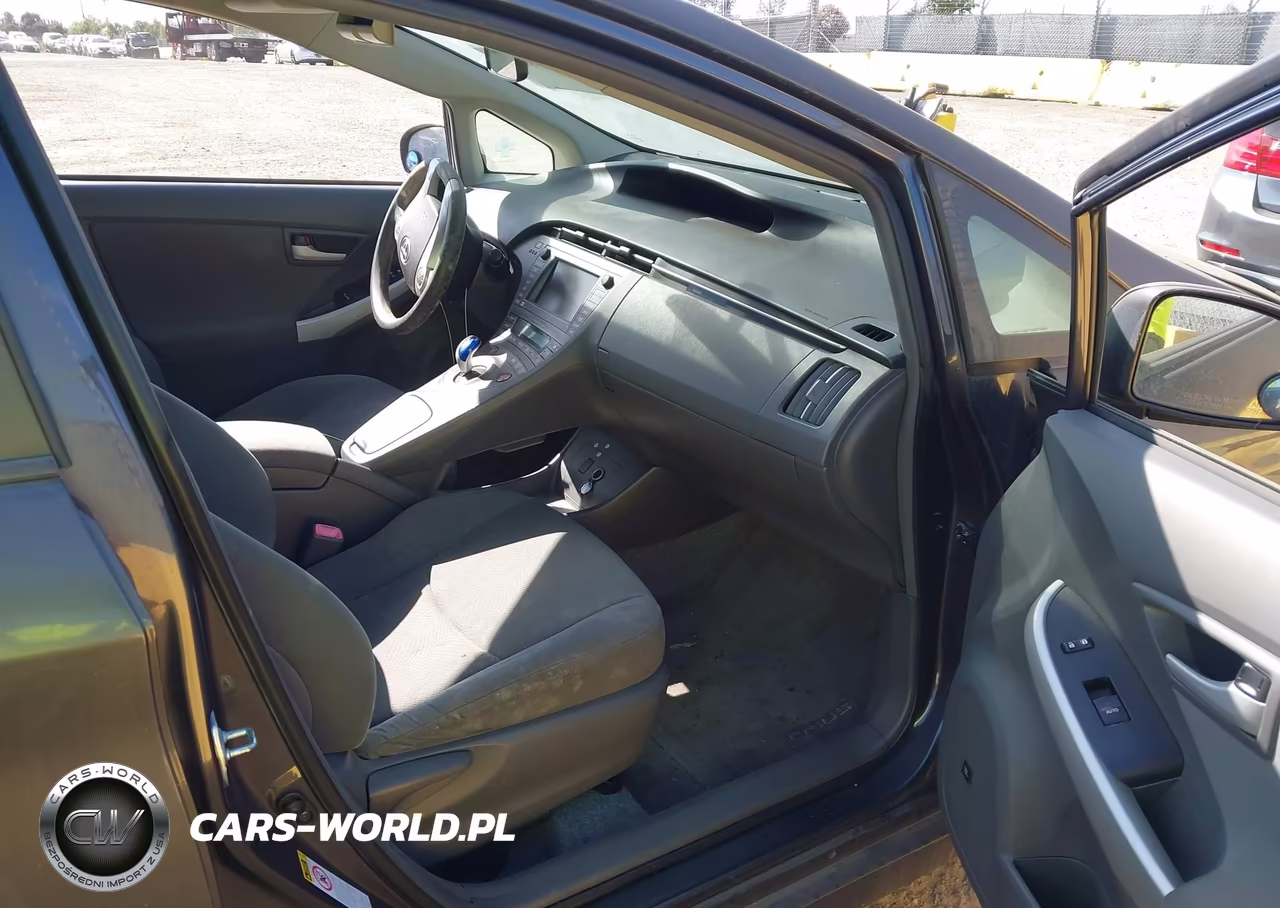 2011 Toyota Prius Three VIN:JTDKN3DU8B1414603 - 5